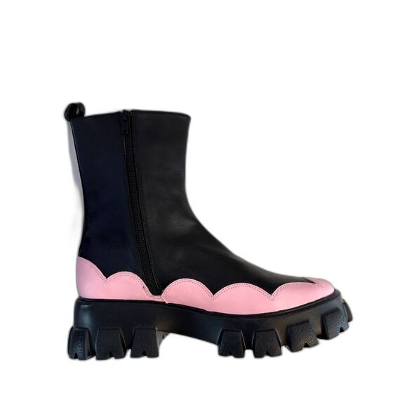 Raye Shoes - New Raye Black Boots with Pink Scalloped Detail Lug Sole size 8
